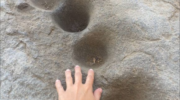 En Guanaqueros crearán primera ruta urbana de piedras tacitas en Chile