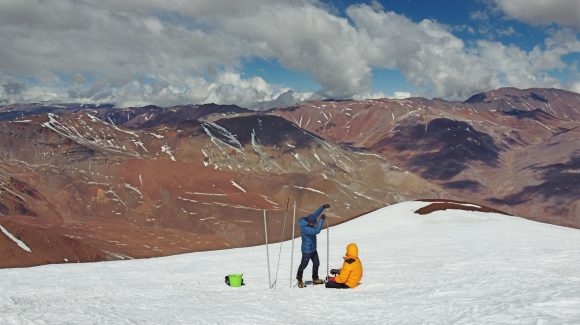 Centro científico suizo y CEAZA realizan investigación en glaciar Tapado de la provincia de Elqui