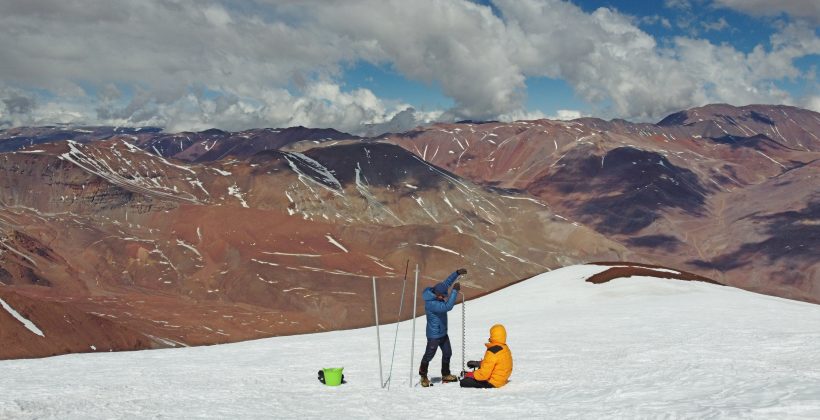 Centro científico suizo y CEAZA realizan investigación en glaciar Tapado de la provincia de Elqui