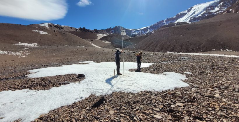 CEAZA desarrolla sensores de bajo costo para mejorar el monitoreo de nieve en la cordillera CEAZA desarrolla sensores de bajo costo para mejorar el monitoreo de nieve en la cordillera